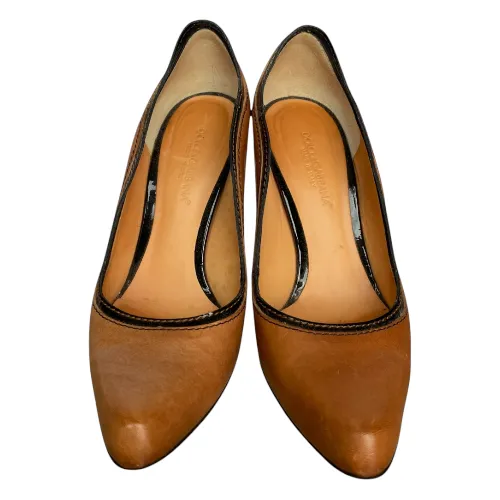 DOLCE & GABBANA Camel Brown Leather Black Patent Trim Pumps, Size 36.5