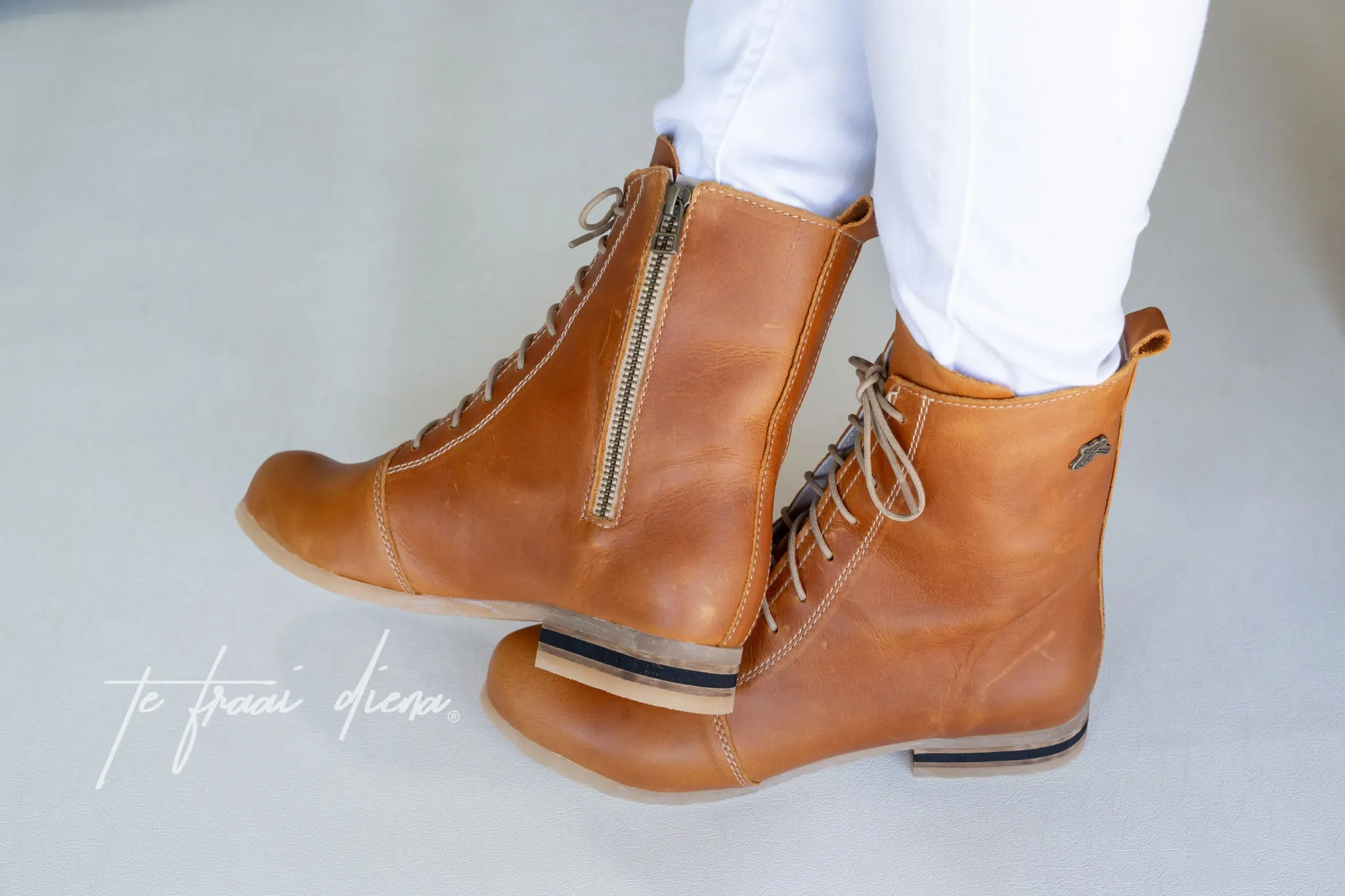 Nadine - Toffee