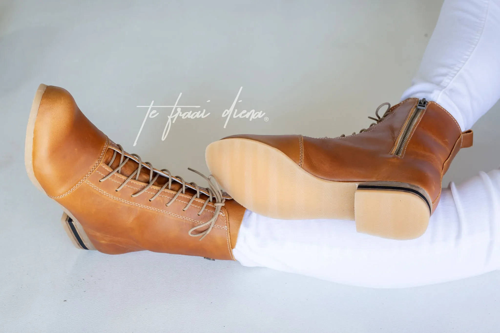 Nadine - Toffee