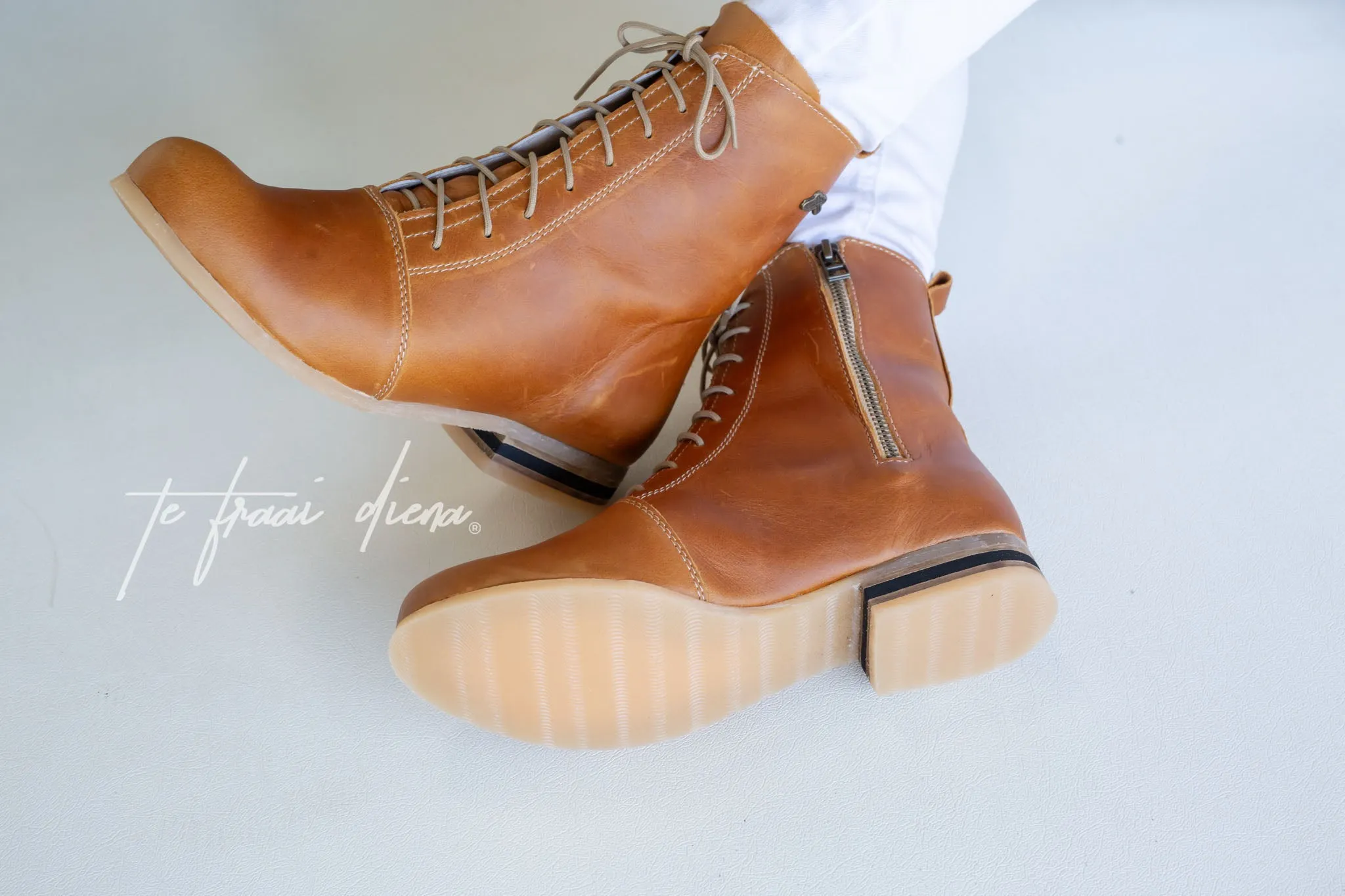 Nadine - Toffee