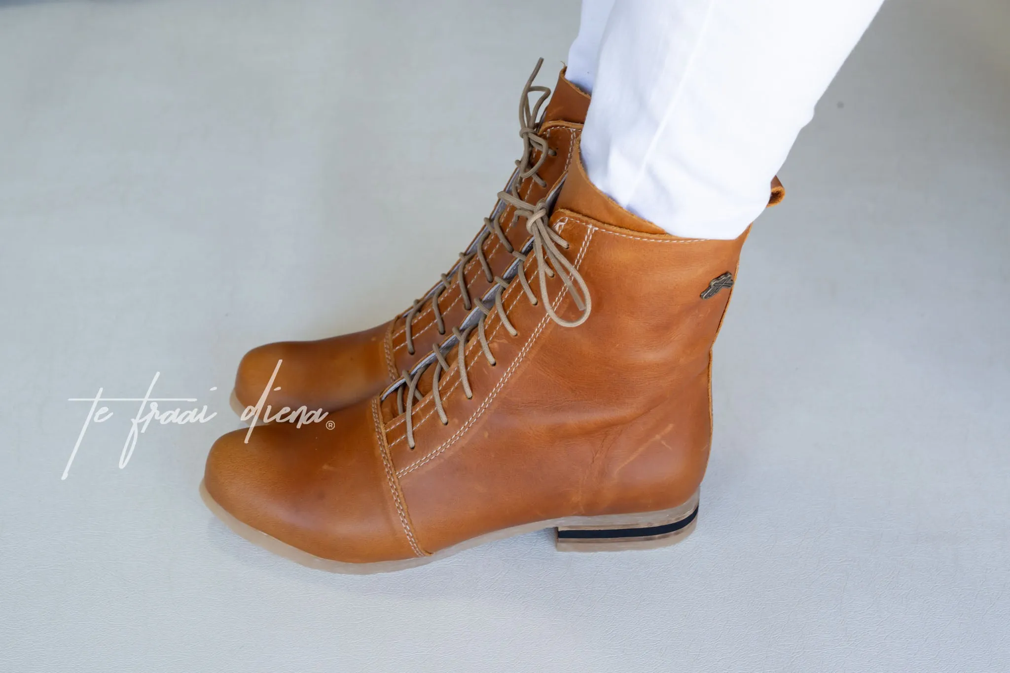 Nadine - Toffee