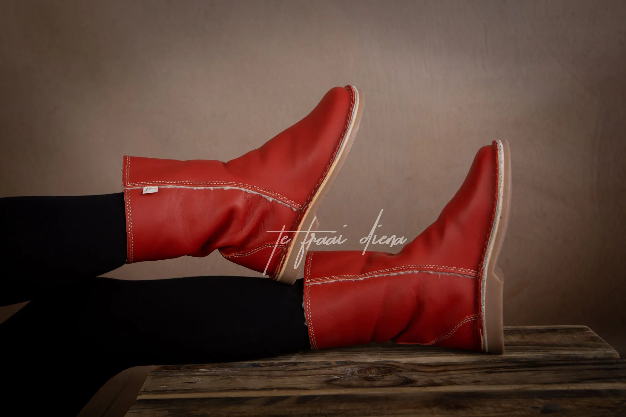 Stella - Red