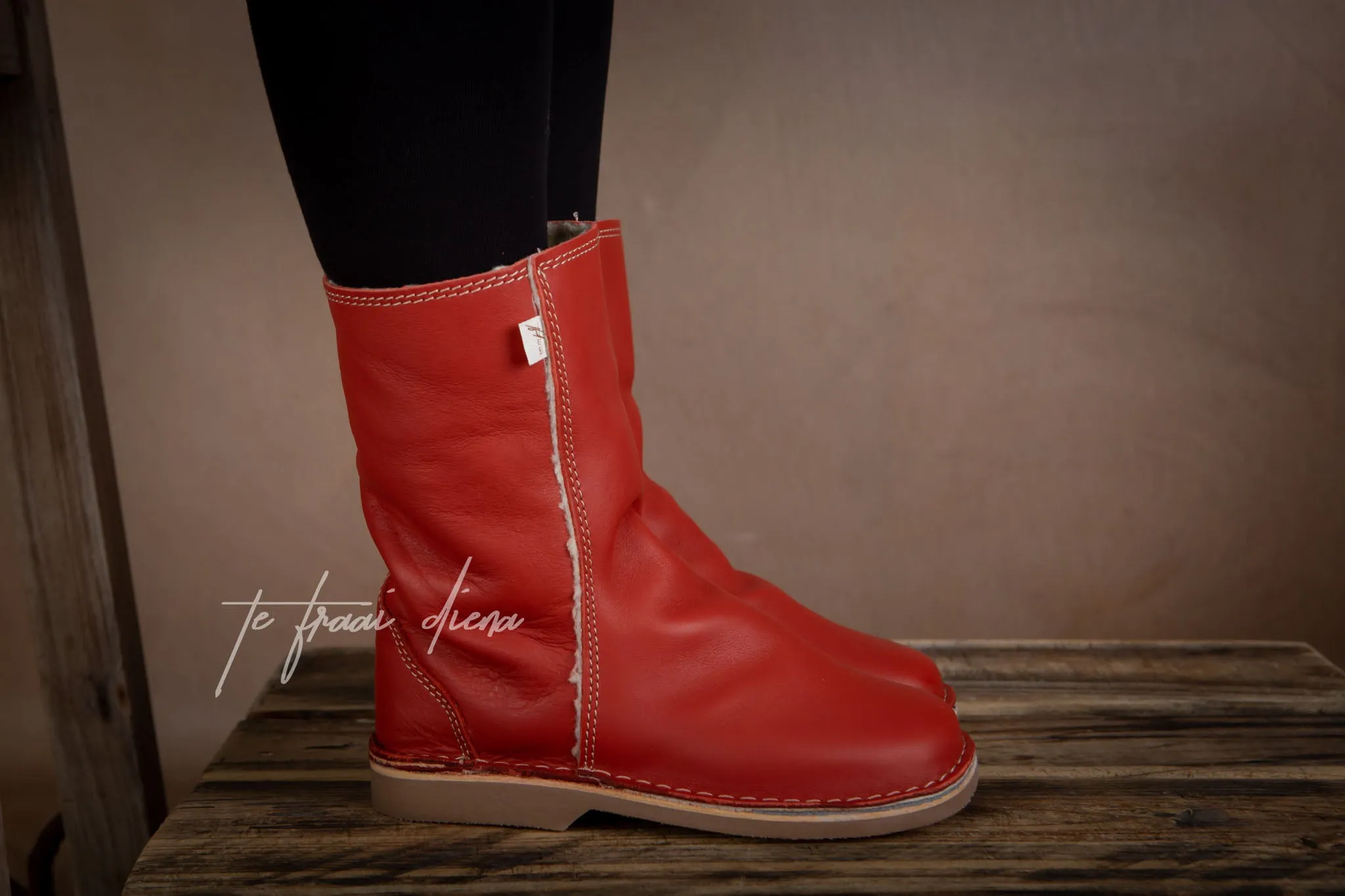 Stella - Red